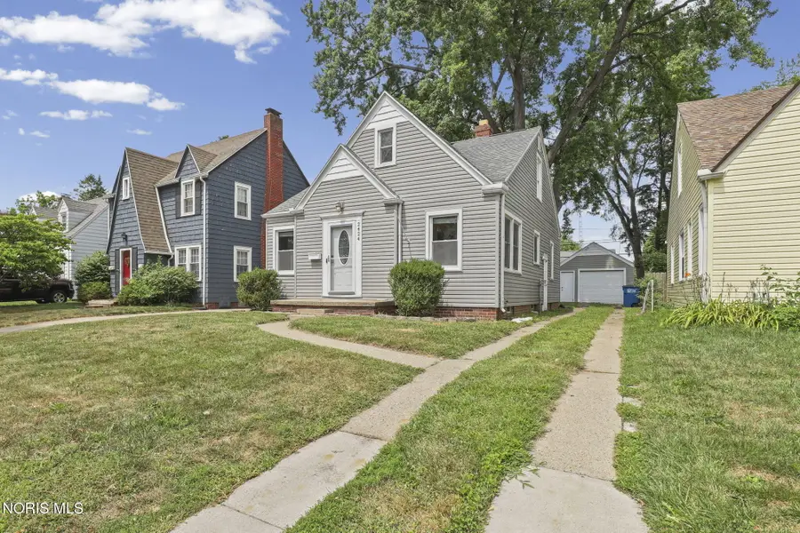 2424 Beaufort Avenue, Toledo, OH 43613 - #3