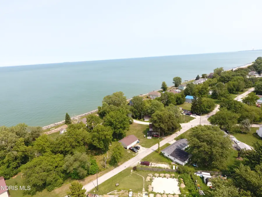 11869 Canal Avenue, Curtice, OH 43412 - #2