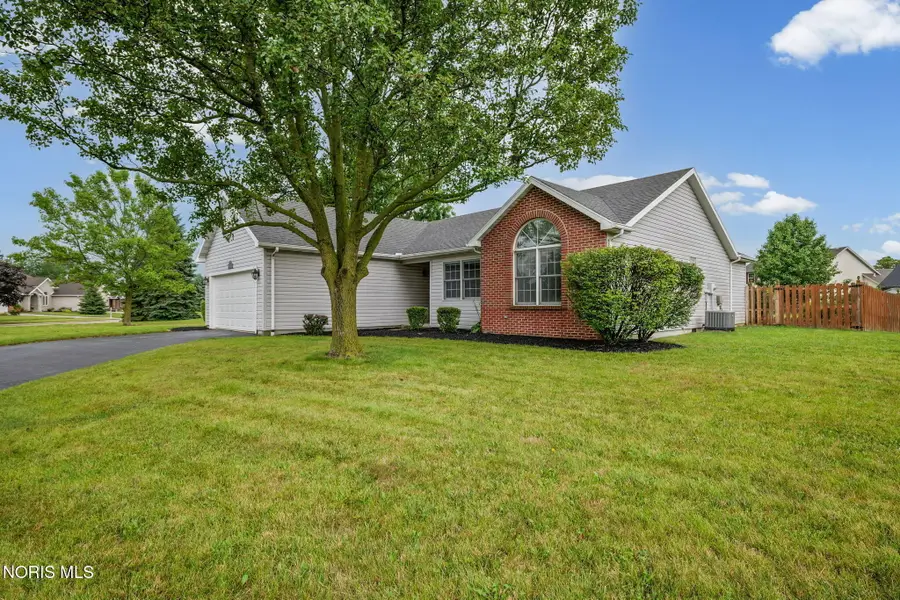 700 Hunters Creek Drive, Findlay, OH 45840 - #2