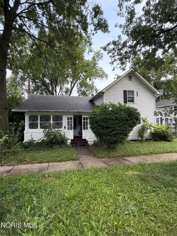 24024 E 2nd Street, Grand Rapids, OH 43522