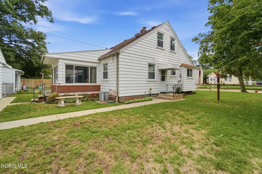 2660 Oak Grove Place, Toledo, OH 43613 - #2