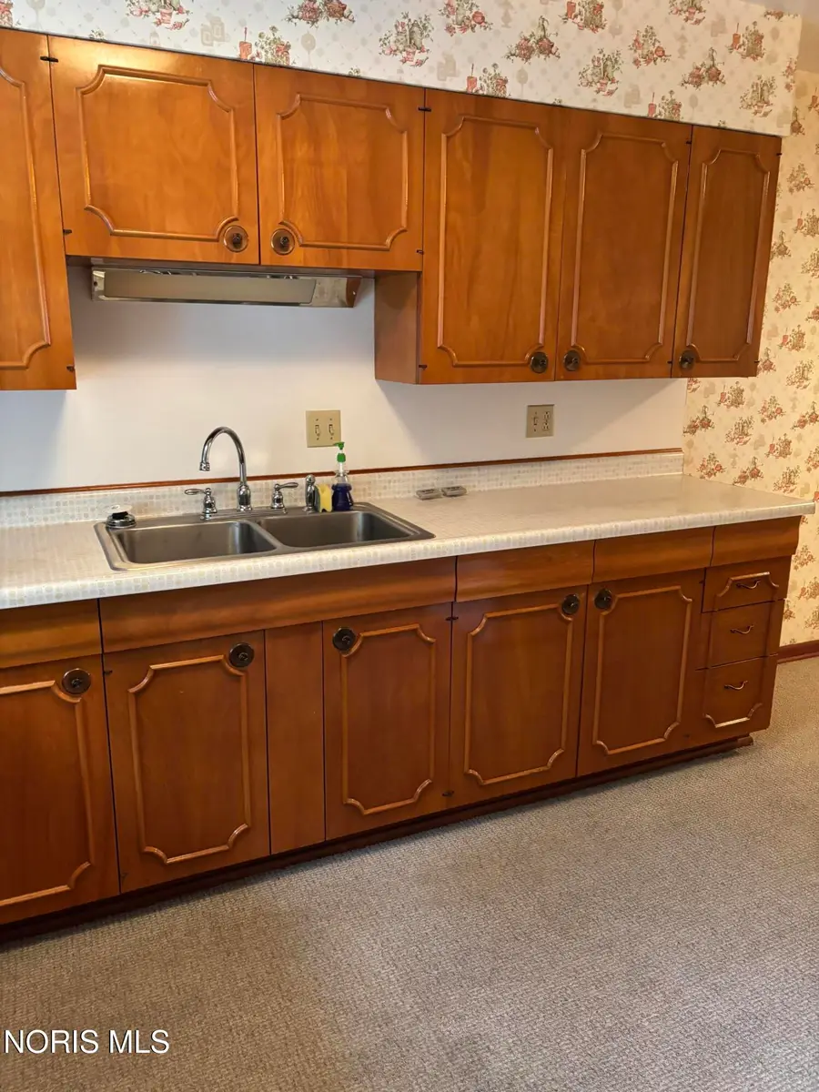 1039 Keeler Street, Maumee, OH 43537 - #3
