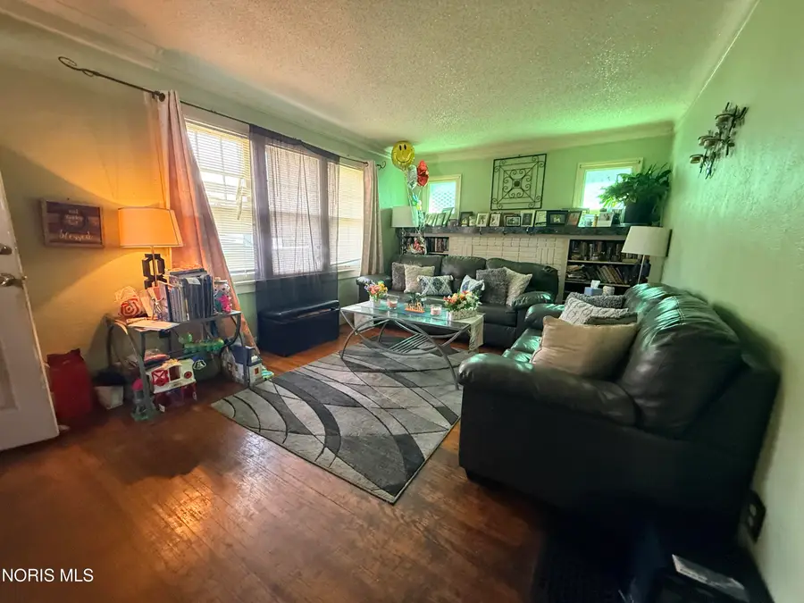 1836 Strathmoor Avenue, Toledo, OH 43614 - #2