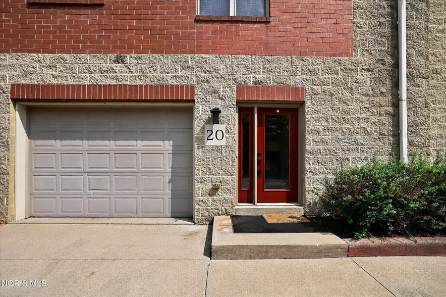 145 S Saint Clair Street, Toledo, OH 43604 - #3