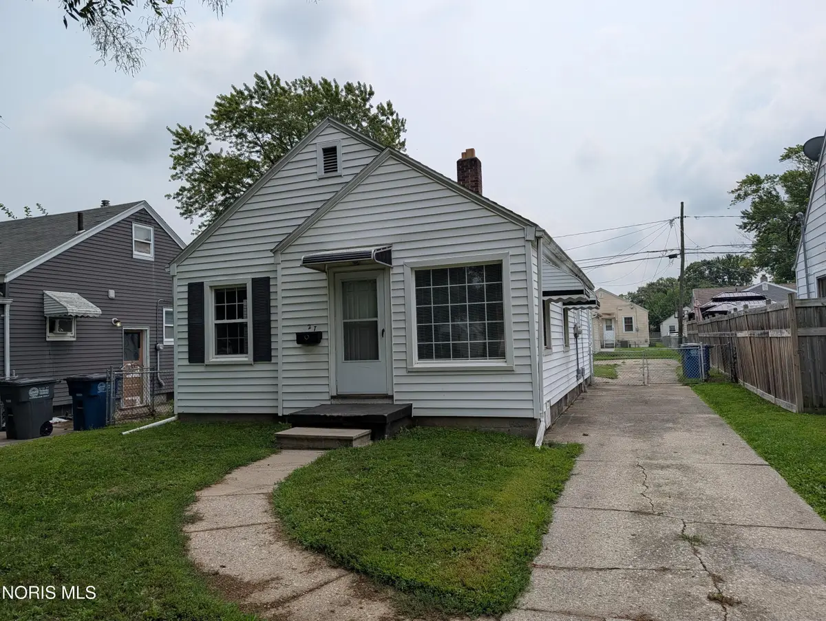 27 W Poinsetta Avenue, Toledo, OH 43612 - #1
