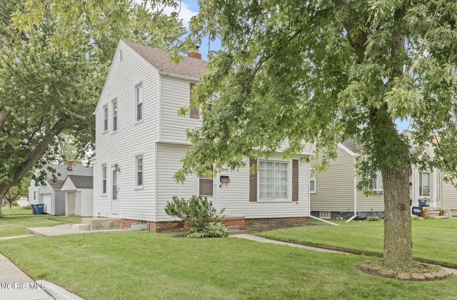3040 Strathmoor Avenue, Toledo, OH 43614 - #2