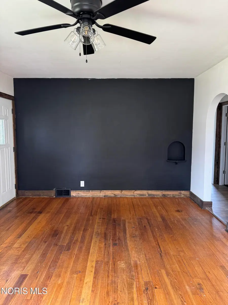 223 Larkins Street, Findlay, OH 45840 - #3