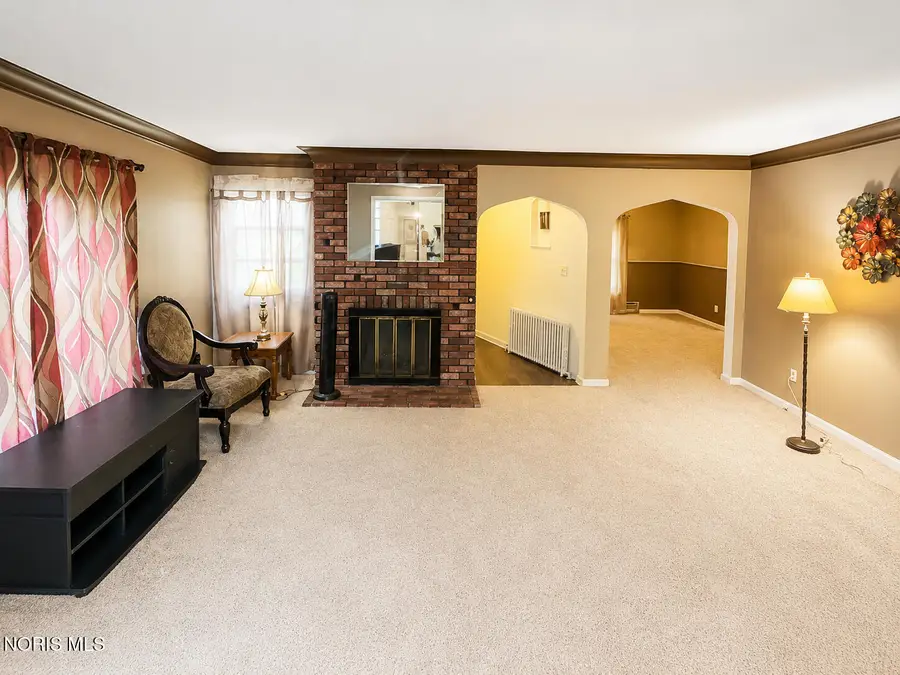 2036 Eastbrook Drive, Toledo, OH 43613 - #3