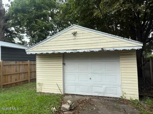 2045 Fairfax Road, Toledo, OH 43613 - #3