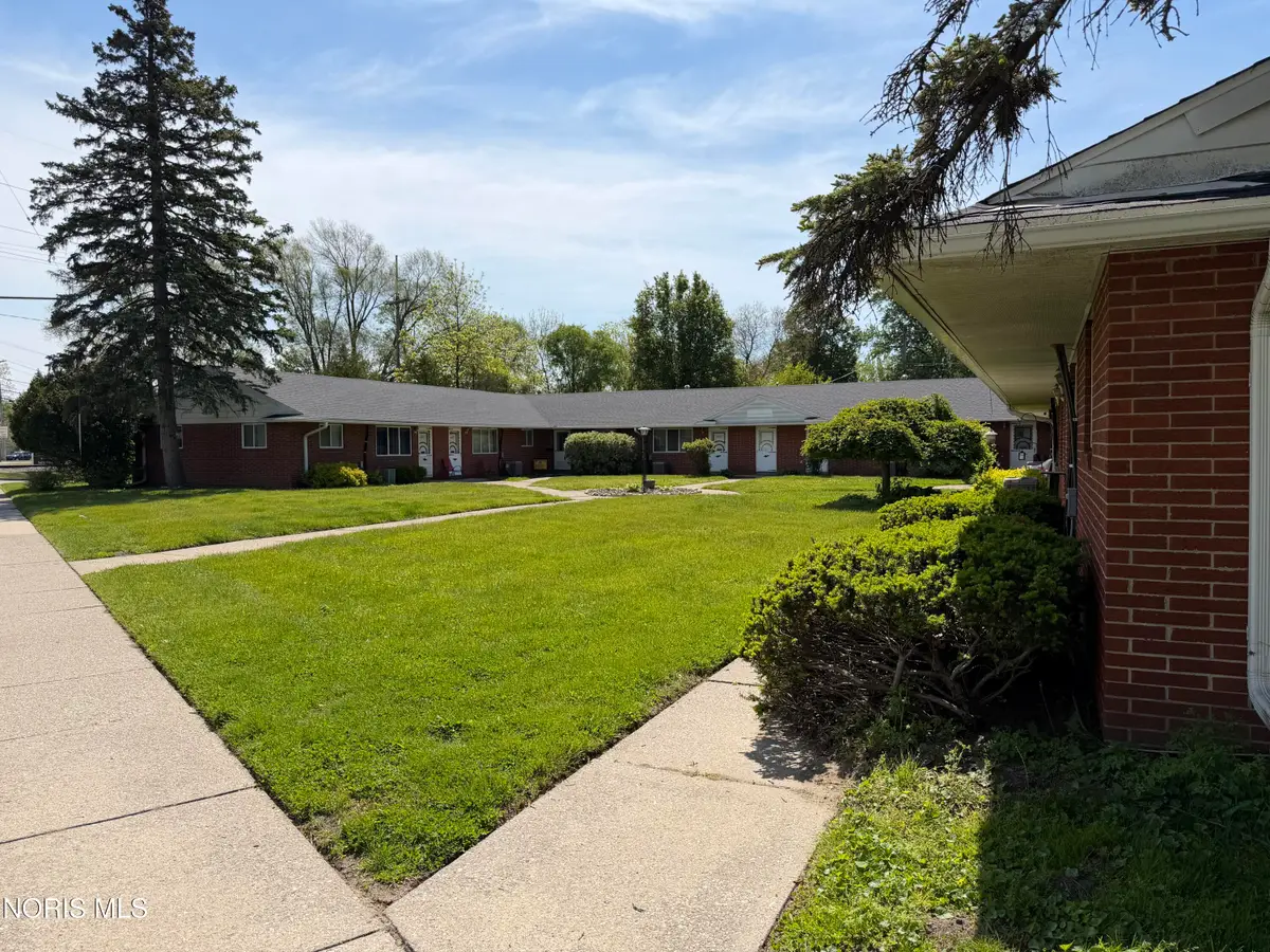 6601 Convent Boulevard, Sylvania, OH 43560 - #1