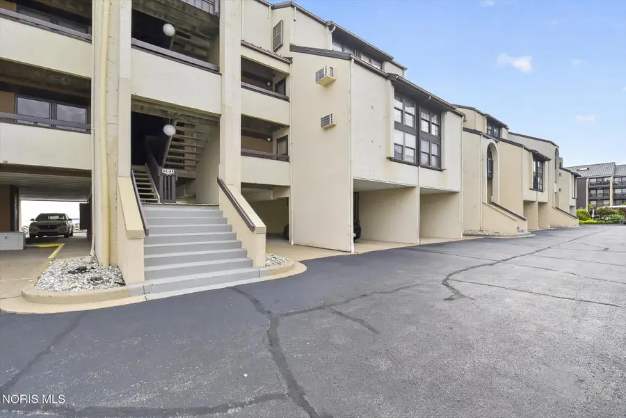 1803 E Perry Street #Apt 44, Port Clinton, OH 43452 - #2