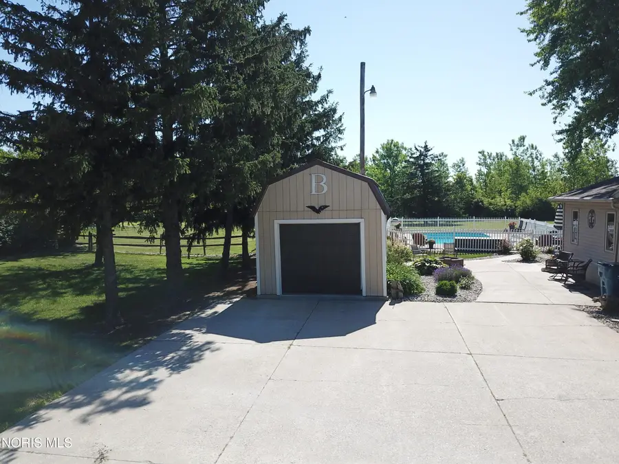 170 N North Curtice Road, Oregon, OH 43616 - #3