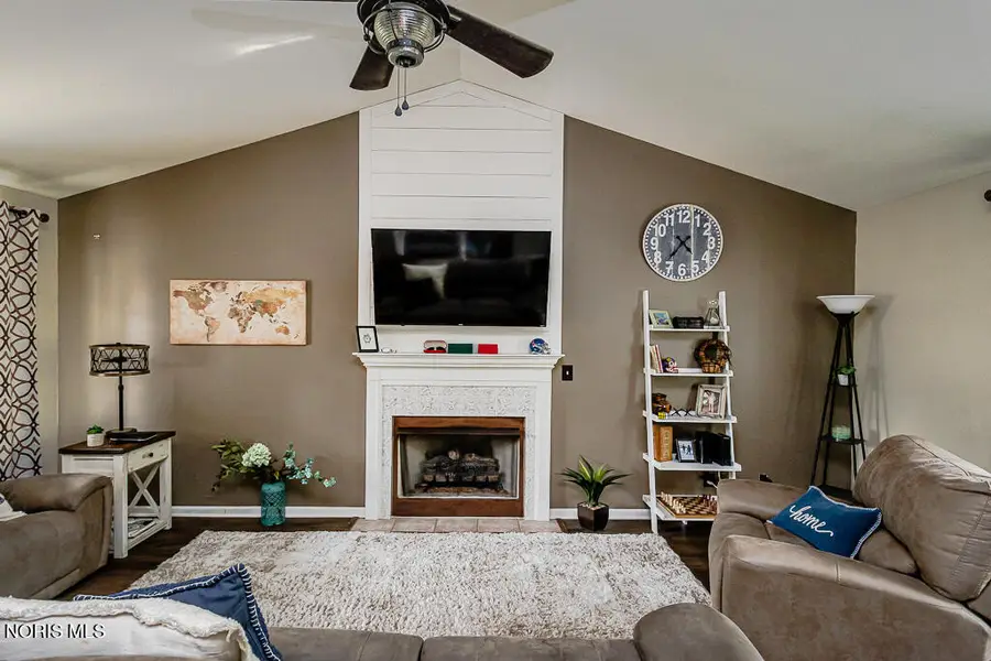 1524 Plum Creek Drive, Findlay, OH 45840 - #3
