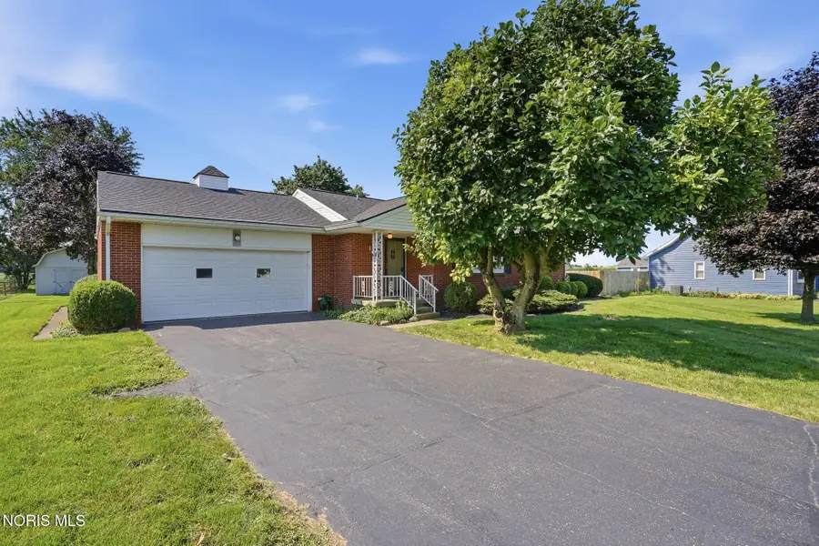 2033 W Sandusky Street, Findlay, OH 45840 - #2