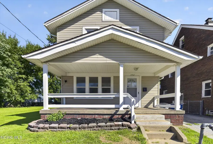 1742 Brussels Street, Toledo, OH 43613 - #2