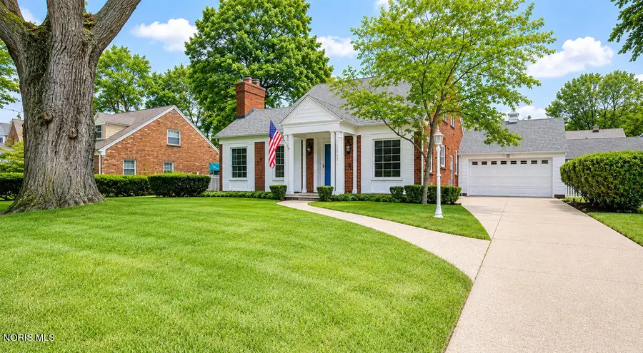 2352 Densmore Drive, Toledo, OH 43606 - #2