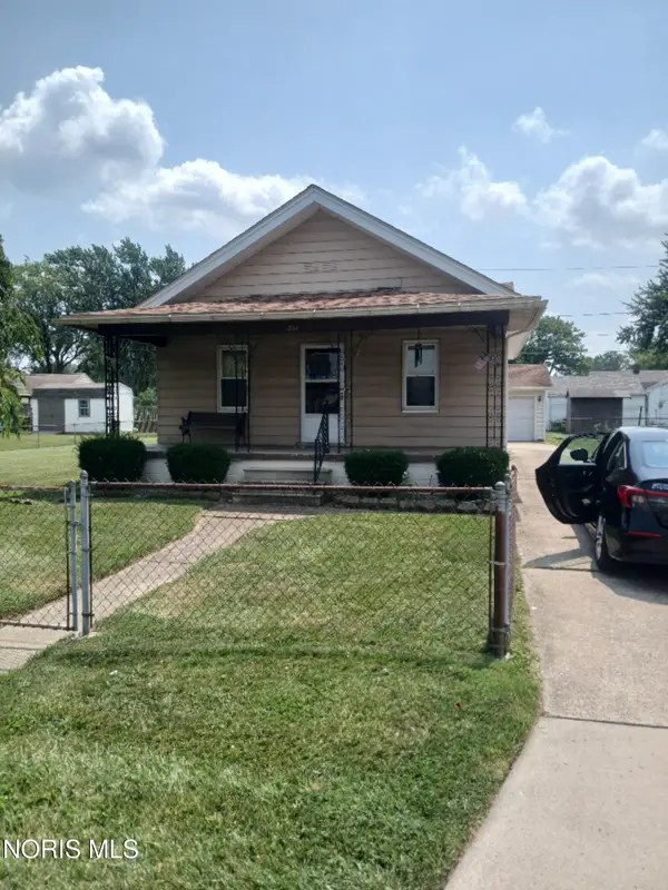 834 Gibson Drive, Toledo, OH 43612