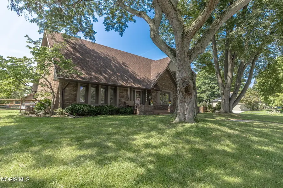 2240 Tanglewood Drive, Toledo, OH 43614 - #2