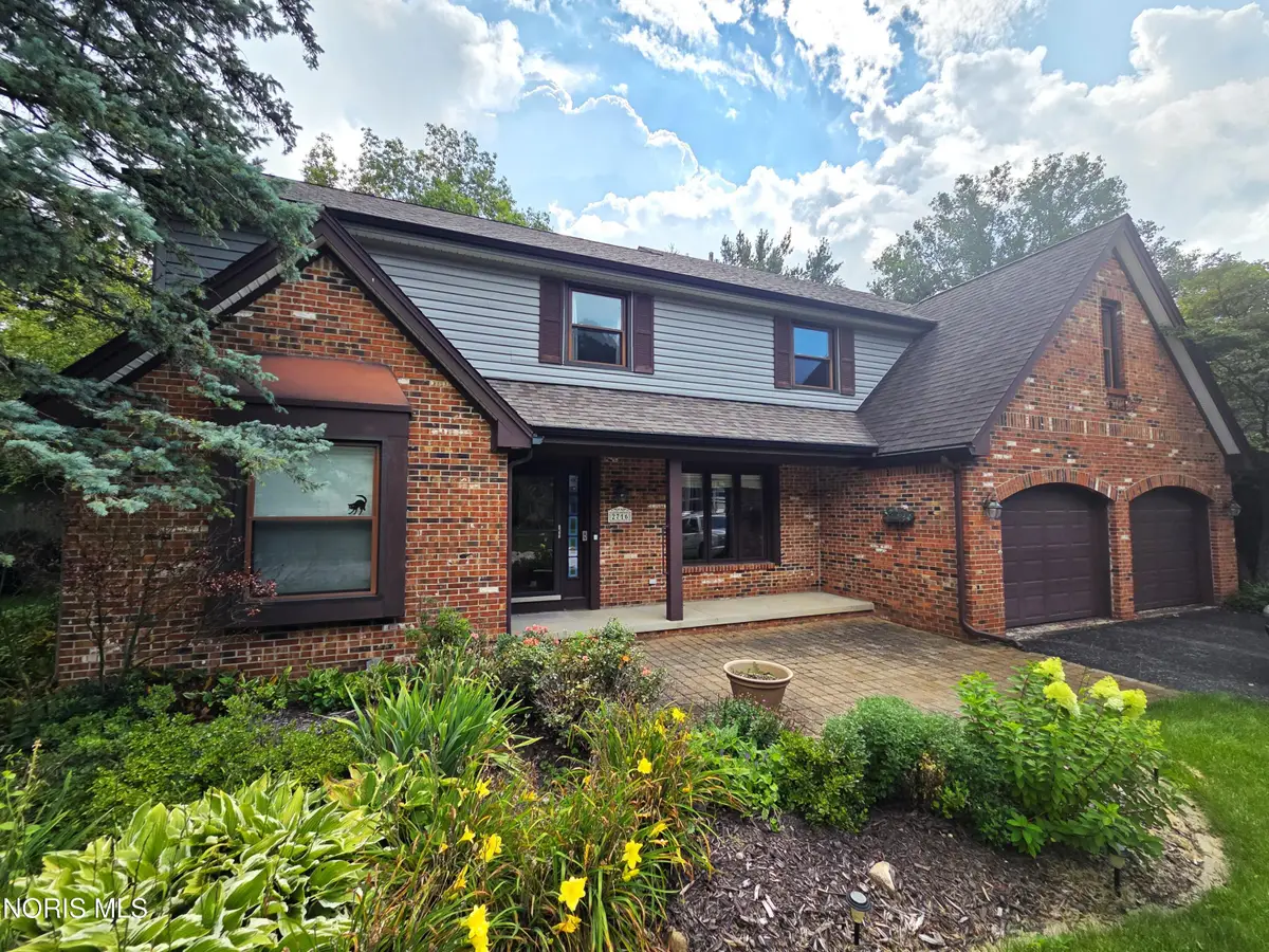 2716 Stoneleigh Drive, Toledo, OH 43617 - #1