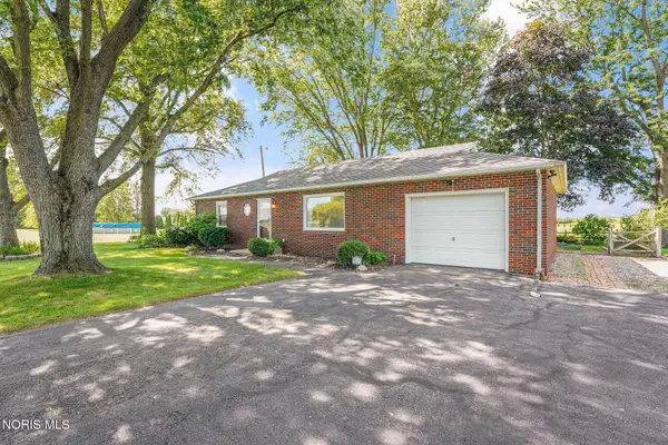 17985 Haskins Road, Bowling Green, OH 43402