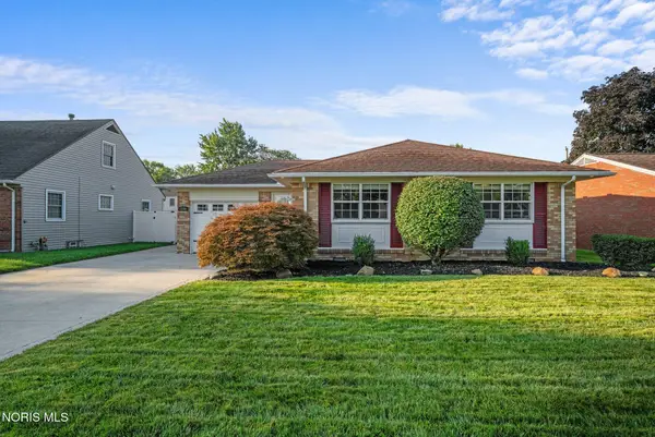 3304 Cromwell Drive, Oregon, OH 43616