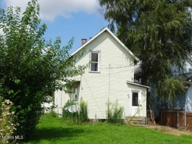 1521 Napoleon Street, Fremont, OH 43420 - #2