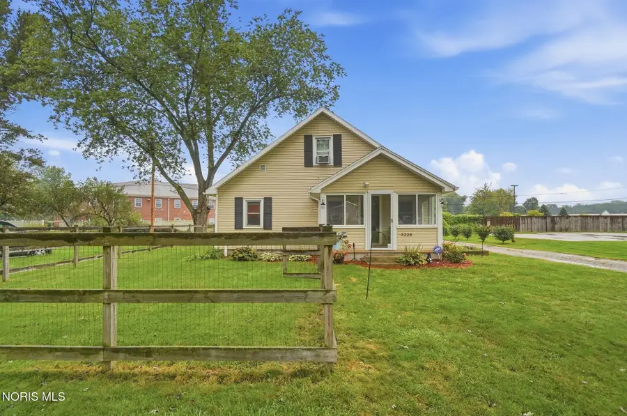 3228 Zone Avenue, Toledo, OH 43617 - #2