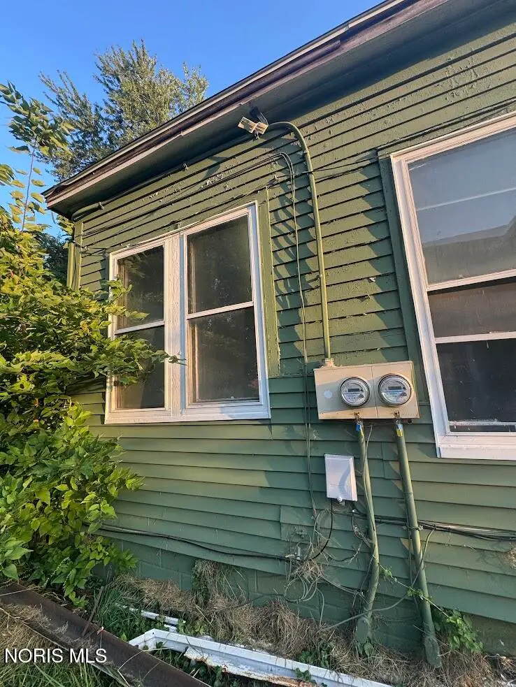 2142 Maplewood Avenue, Toledo, OH 43620 - #2