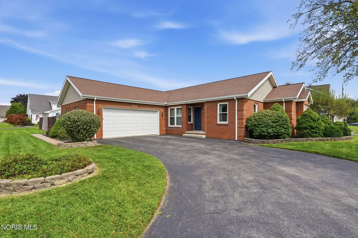 228 Capital Lane, Findlay, OH 45840 - #1