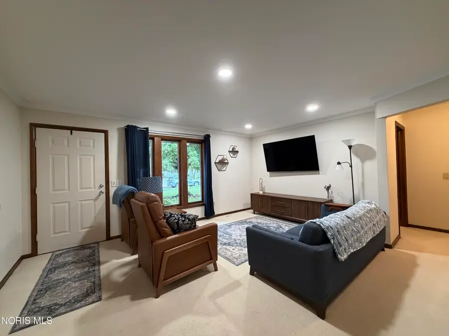 108 Homestead Drive, Rossford, OH 43460 - #3