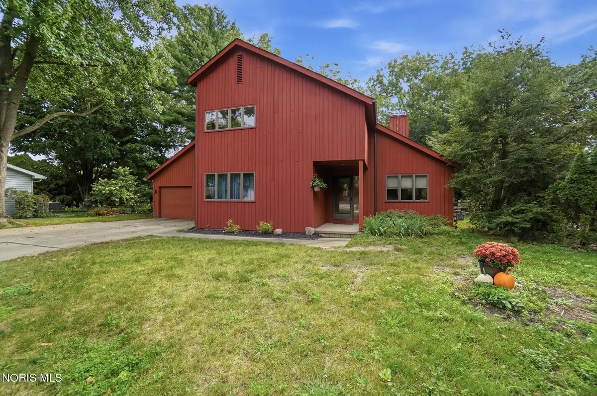 854 Country Club Drive, Bowling Green, OH 43402 - #1
