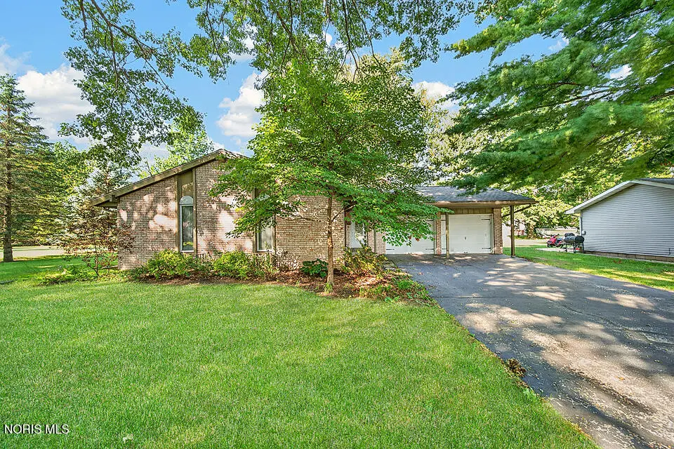 209 E Parklane Avenue, Bradner, OH 43406 - #1