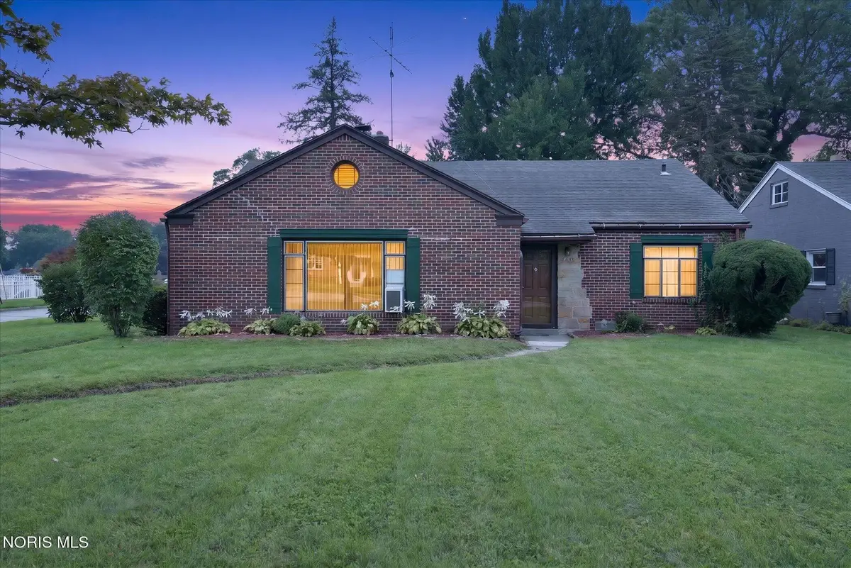 3728 Indian Road, Ottawa Hills, OH 43606 - #1