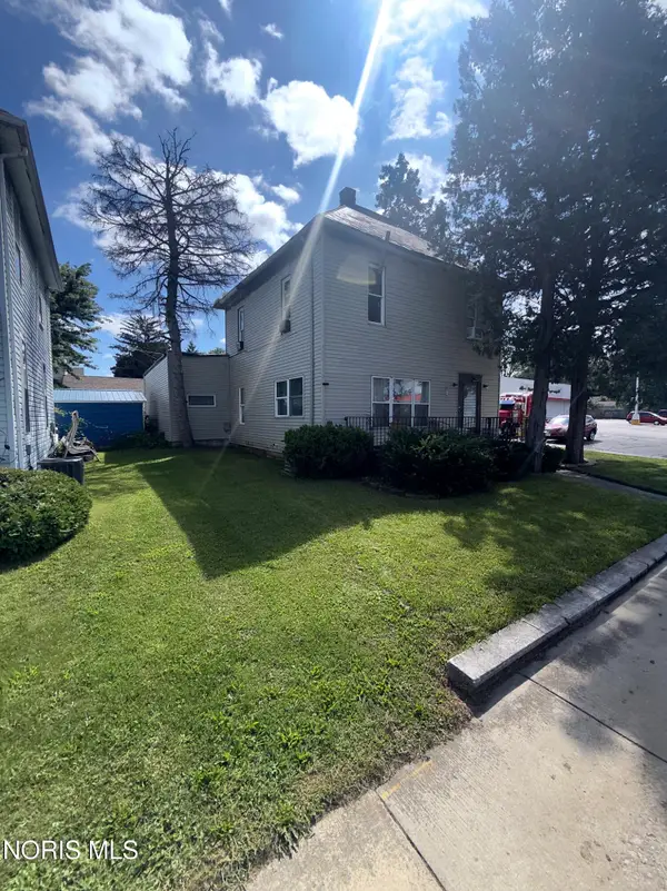 544 N Countyline Street, Fostoria, OH 44830
