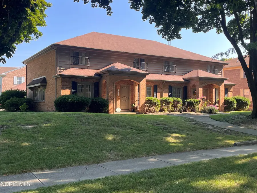 5458 Glenridge Drive, Toledo, OH 43614 - #2