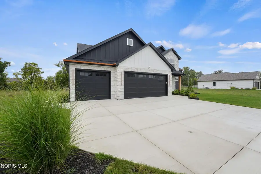 3945 Legacy Trail, Sylvania, OH 43560 - #3
