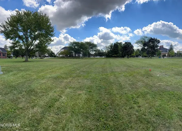 3232 Riverwood Court, Perrysburg, OH 43551