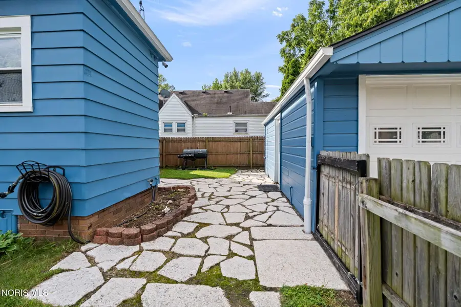3725 Torrance Drive, Toledo, OH 43612 - #3
