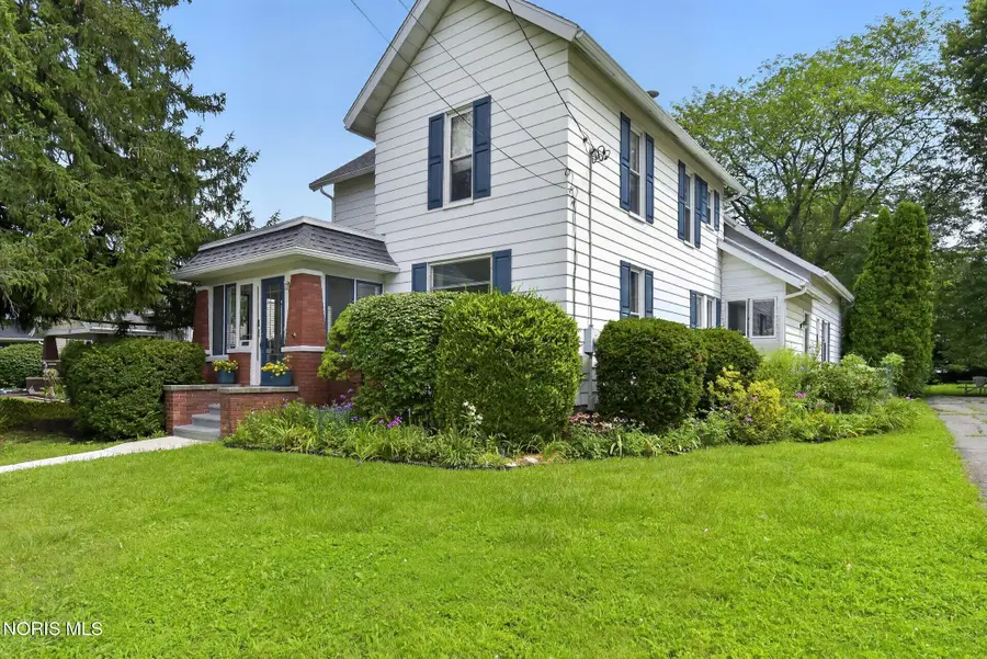 203 Buttonwood Avenue, Bowling Green, OH 43402 - #2