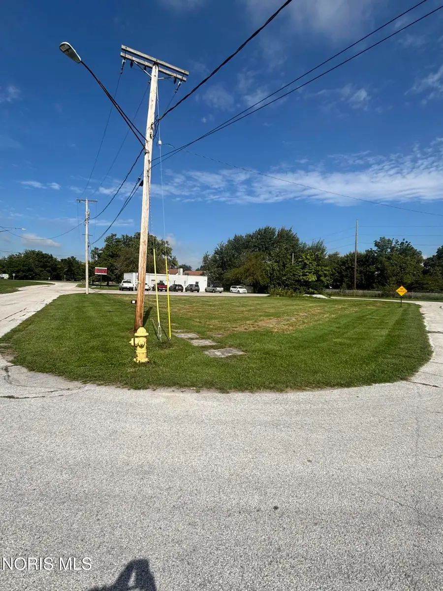 1440 S Railroad Street, Millbury, OH 43447 - #2