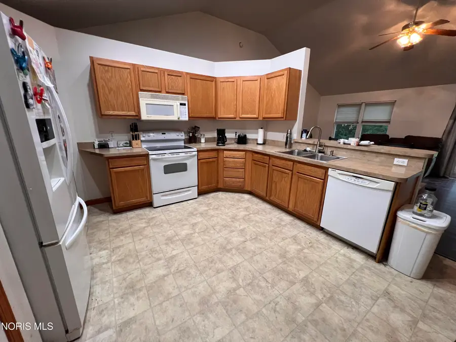 2223 Vaness Drive, Toledo, OH 43615 - #3