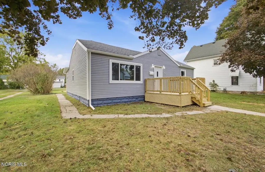 242 Sycamore Street, Fostoria, OH 44830 - #2