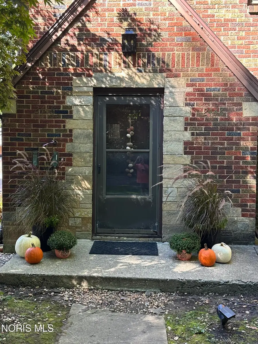 2446 Kenwood Boulevard, Toledo, OH 43606 - #3