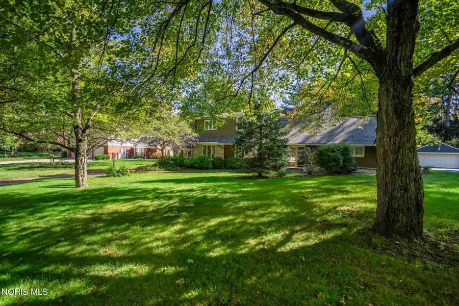 2242 Dundas Road, Ottawa Hills, OH 43606 - #2