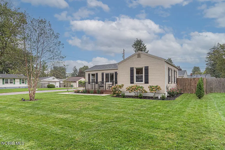 1278 Scott Street, Maumee, OH 43537 - #3