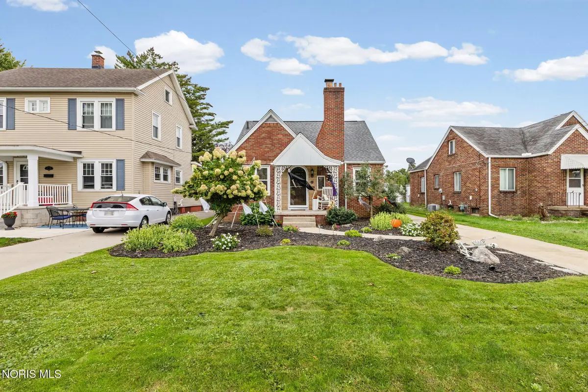 405 Eagle Point Road, Rossford, OH 43460 - #1