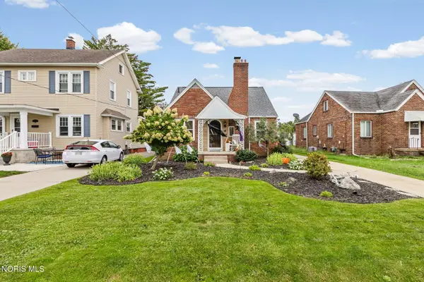 405 Eagle Point Road, Rossford, OH 43460