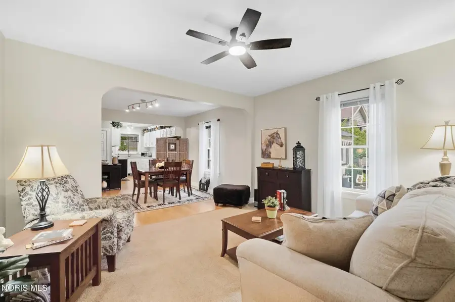 405 W Wayne Street, Maumee, OH 43537 - #2