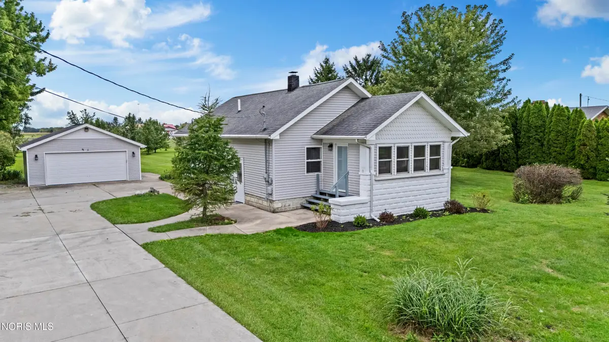 21934 W State Route 579, Curtice, OH 43412 - #1
