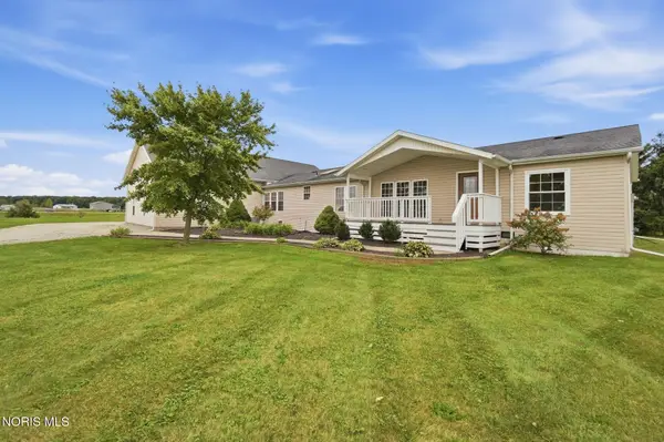 1037 Middleton Pike, Luckey, OH 43443